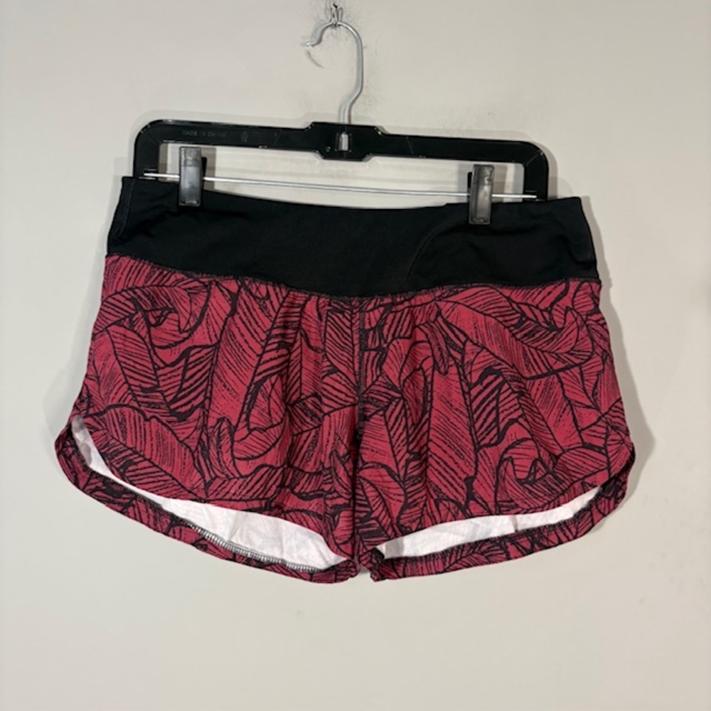 Vuori Shorts Womens Medium Pink Tropical Print Lined Running Athletic Gym Fit